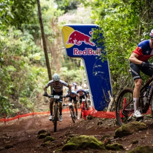 Richards ouvre la saison 2025 de la Coupe du monde de VTT avec une victoire en short-track au Brésil