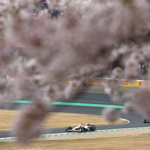 Verstappen tient tête au duo McLaren pour une quatrième victoire consécutive au GP du Japon