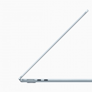 Apple présente son nouveau MacBook Air avec la puce M4 et un coloris bleu ciel
