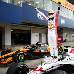 Verstappen tient tête au duo McLaren pour une quatrième victoire consécutive au GP du Japon