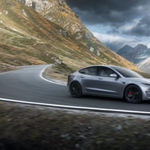 Tesla Model 3 Performance