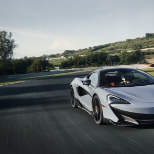 McLaren Célèbre 10 Ans de Supercars LT avec le Programme 'Celebrate LT