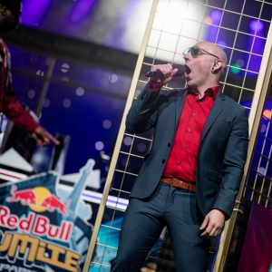 "Big Bird" s'envole vers la victoire lors de l'affrontement du 10e anniversaire de Red Bull Kumite à Paris