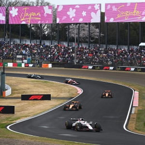 Verstappen tient tête au duo McLaren pour une quatrième victoire consécutive au GP du Japon