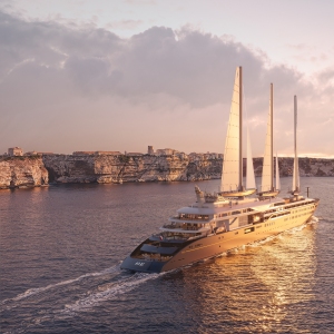 Orient Express Corinthian : La Plus Grande Voile de Luxe du Monde Débute sa Saison en 2026