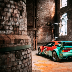 La BMW M1 Art Car d'Andy Warhol démarre sa tournée mondiale à Art Dubai 2025