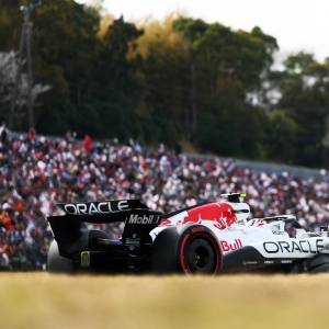 Verstappen bat le record du tour et s'empare de la pole position au Grand Prix du Japon