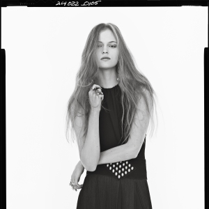 WOMAN STUDIO COLLECTION / ON THE ROAD 