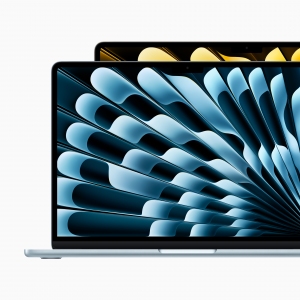 Apple présente son nouveau MacBook Air avec la puce M4 et un coloris bleu ciel