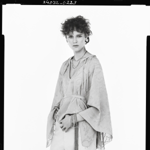 WOMAN STUDIO COLLECTION / ON THE ROAD 