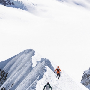 Un duo helvético-autrichien bat un record d'escalade de vitesse vieux de 21 ans dans les Alpes bernoises