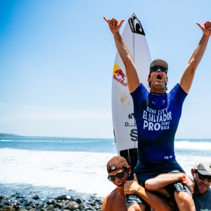 Jordy Smith revient à son meilleur niveau avec une victoire au Surf City El Salvador Pro