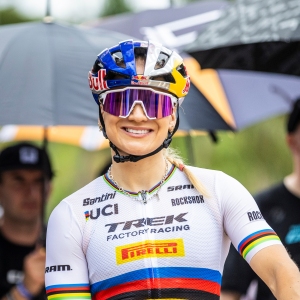 Richards ouvre la saison 2025 de la Coupe du monde de VTT avec une victoire en short-track au Brésil