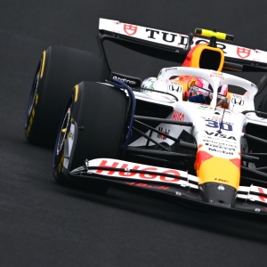 Verstappen tient tête au duo McLaren pour une quatrième victoire consécutive au GP du Japon