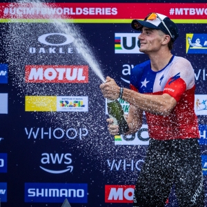 Richards ouvre la saison 2025 de la Coupe du monde de VTT avec une victoire en short-track au Brésil