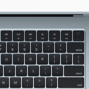 Apple présente son nouveau MacBook Air avec la puce M4 et un coloris bleu ciel