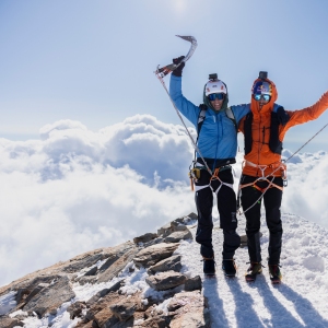 Un duo helvético-autrichien bat un record d'escalade de vitesse vieux de 21 ans dans les Alpes bernoises
