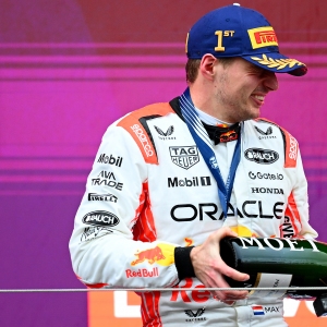 Verstappen tient tête au duo McLaren pour une quatrième victoire consécutive au GP du Japon