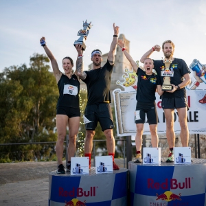L'équipe suédoise "Blue Bulls" remporte la course à obstacles inaugurale Red Bull Ibiza Royale