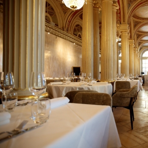 La Brasserie du Quatrième Mur : L'Excellence Culinaire