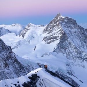Un duo helvético-autrichien bat un record d'escalade de vitesse vieux de 21 ans dans les Alpes bernoises
