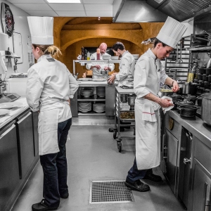 La Brasserie du Quatrième Mur : L'Excellence Culinaire
