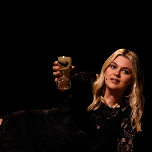 Louane illumine la scène de l’Eurovision : une performance pleine d’émotion