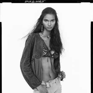 WOMAN STUDIO COLLECTION / ON THE ROAD 